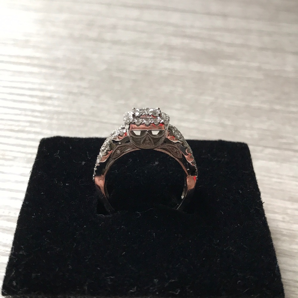 Ring - Picture 5 of 8